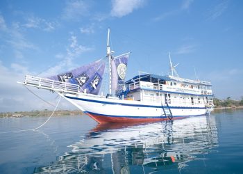 Rumah Sakit Kapal Ksatria Airlangga (RSKKA) Ikatan Alumni Universitas Airlangga (Unair) Bersiap berlayar ke wilayah terdampak bencana banjir dan longsor Sumatera pada pekan depan. (fornews.co/ist).