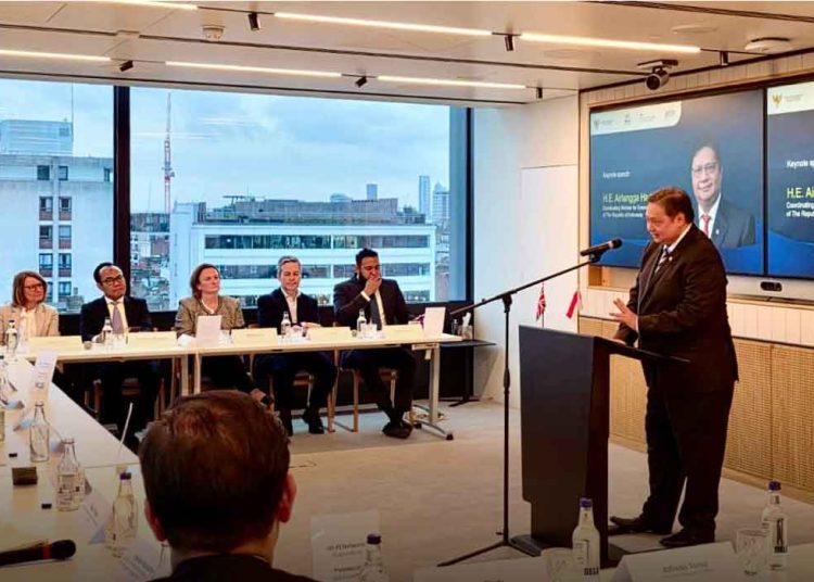 MENTERI Koordinator Bidang Perekonomian Airlangga Hartarto dalam forum KADIN Indonesia x Growth Gateway Roundtable di kantor Boston Consulting Group (BCG) London, Senin, 19 Januari 2026. (foto fornews.co/ekon)