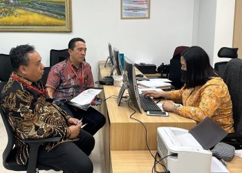 Kuasa Hukum 53 korban dugaan investasi bodong, Achmad Azhari, saat melaporkan PT Sensenowai Cakrawala Baru ke Bareskrim Polri, Jakarta, beberapa waktu lalu. (fornews.co/ist)