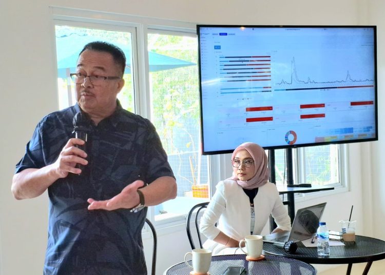 Guru Besar Ilmu Manajemen UI, Rhenald Kasali saat berbicara pada Breakfast Talk bertajuk Business Outlook 2026 di Andaliman Resto & Cafe, Rumah Perubahan, Jakarta Escape, Sabtu (17/1/2026). (fornews.co/ist)