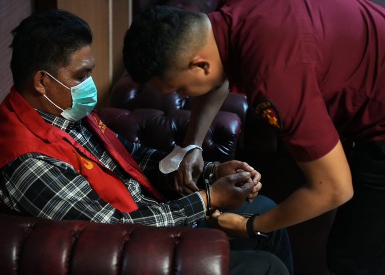 Kejati Sumsel menetapkan tersangka kepada anggota DPRD Muara Enim dan anaknya RA, Kamis (19/2/2026). (fornews.co/ist)