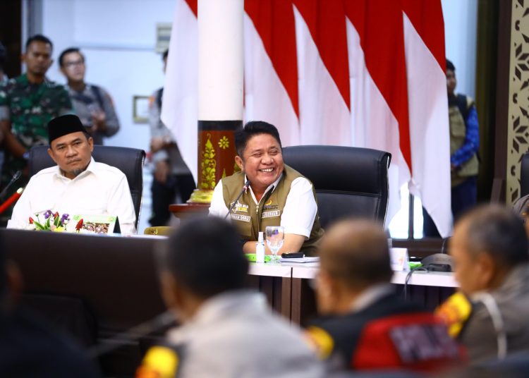 Ketua DPRD Sumsel Andie Dinialdie bersama Gubernur Sumsel, Herman Deru, Kapolda Sumsel Irjen Pol Sandi Nugroho, saat Rakor kesiapan pelayanan perayaan Idulfitri 1447 Hijriah di Griya Agung, Palembang, Kamis (12/3/2026). (fornews.co/foto: ist)