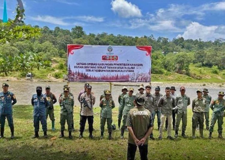 APEL Satgas Operasi Gabungan penertiban kawasan hutan bentang Seblat Taman Wisata Alam Seblat, Kabupaten Bengkulu Utara. (foto fornews.co/kemenhut)