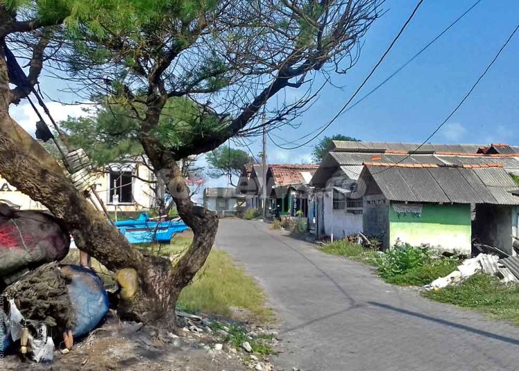 SUASANA siang bolong yang panas di pemukiman warga pesisir pantai Samas, Bantul, DIY. (foto fornews.co)