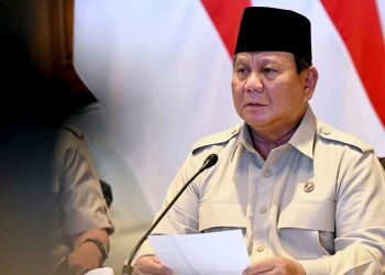 PRESIDEN Prabowo Subianto menerima laporan perkembangan ekonomi nasional pada Sidang Kabinet Paripurna di Istana Negara, Jakarta, pada Jumat, 13 Maret 2026. (foto fornews.co/bpmi setpres/muchlis jr)