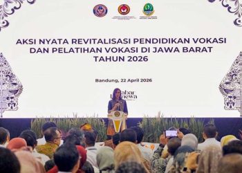 MENTERI Pariwisata, Widiyanti Putri Wardhana, saat menyampaikan sambutannya dalam  "Aksi Nyata Revitalisasi Pendidikan Vokasi dan Pelatihan Vokasi (PVPV)" di Gedung Pakuan, Bandung, Rabu (22/4/2026). (foto fornews.co/kemenpar)