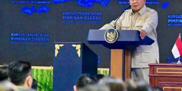 PRESIDEN Prabowo Subianto memberikan pengarahan pada Kursus Pemantapan Pimpinan Daerah (KPPD) Ketua Dewan Perwakilan Rakyat Daerah (DPRD) seluruh Indonesia yang digelar di Kompleks Akademi Militer Magelang, Jawa Tengah, Sabtu, 18 April 2026. (foto fornews.co/rusman/bpmi setpres)