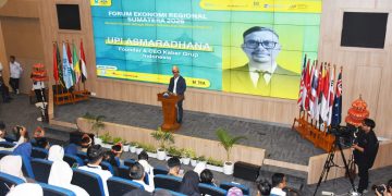 CEO KGI, Upi Asmaradana saat berbicara pada Forum Ekonomi Regional Sumatera 2026, yang dihelat di Auditorium UIN Raden Fatah Jakabaring, Palembang, Senin (20/4/2026). (fornews.co/foto: ist)