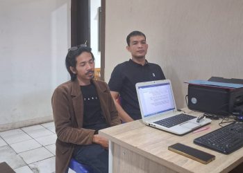 Kuasa Hukum BUMDESMA ASI dari Kantor Hukum Feri Apriansyah & Rekan saat melaporkan oknum polisi dan istri ke Polda Sumsel beberapa waktu. (fornews.co/foto: ist)