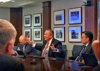 PERTEMUAN Managing Director International Monetary Fund (IMF), Kristalina Georgieva, dengan Gubernur Bank Indonesia, Menteri Keuangan RI dan anggota Dewan Perwakilan Rakyat RI dalam rangkaian pertemuan lanjutan dengan investor global pada IMF Spring Meetings, Selasa 14 April. (foto fornews.co/bi)