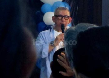 IMAT BADRUDDIN selaku pendiri Jogja Spark mempresentasikan tujuan, visi dan misi, Jogja Spark sebagai pusat inkubasi bagi talenta kreatif Indonesia untuk terakses ke industri internasional di lantai satu Gedung PDIN, Selasa, 28 April 2026. (foto fornews.co/adam)