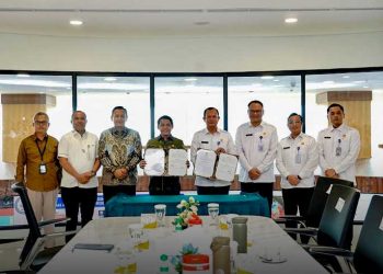 MENTERI Kehutanan Raja Juli Antoni dan Kepala BMKG Teuku Faisal Fathani melakukan penandatanganan Nota Kesepahaman di kantor BMKG, Jakarta, Rabu, 22 April. (foto fornews.co/kemenhut)