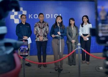 MENKOMDIGI Meutya Hafid menyampaikan keterangan kepada awak media dalam Konferensi Pers di Kantor Kementerian Komdigi, Jakarta Pusat, Rabu (22/4/2026). (foto fornews.co/pey hs/komdigi)