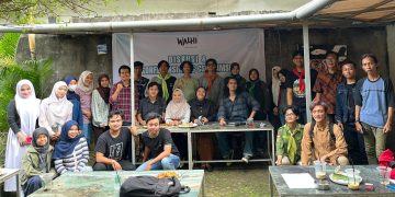 Diskusi dan Konferensi Pers Percepatan Transisi Energi Berkeadilan di Sumsel, yang diinisiasi bersama organisasi masyarakat sipil di Pance Hub, Palembang, Jumat (8/5/2026). (fornews.co/foto: ist)