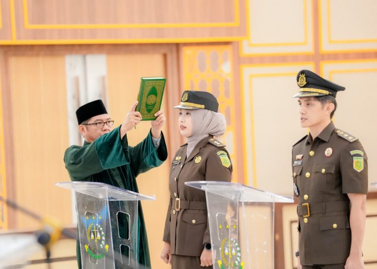 Kasi Penkum, Dr Vanny Yulia Eka Sari SH, MH saat dilantik dan diambil sumpah jabatan sebagai Kabag TU Kejati Sumsel, di Aula Kejati Sumsel, Senin (25/5/2026). (fornews.co/foto: ist)