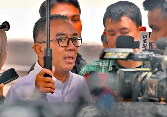 MENTERI Pendidikan Tinggi, Sains, dan Teknologi, Brian Yuliarto, memberikan keterangan kepada awak media usai pertemuannya dengan Presiden di Istana Merdeka, Jakarta, Senin, 4 Mei, (foto fornews.co/setpres bpmi)