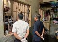 Kakanwil Ditjenpas Sumsel, Erwedi Supriyatno, saat memantau petugas memeriksa blok hunian warga binaan Lapas Kelas I Palembang, Senin (1/6/2026). (fornews.co/ist)