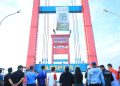 Gubernur Sumsel, Herman Deru bersama Wali Kota Palembang, Ratu Dewa dan rombongan saat melaunching CFD di kawasan Jembatan Ampera, Minggu (14/6/2026). (fornews.co/foto: ist)