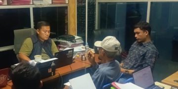 Kuasa Hukum Muhamad Victor, dari Kantor Hukum Feri Apriansyah & Rekan, saat mendampingi saksi bertemu penyidik Krimum Subdit Kamneg Polda Sumsel. (fornews.co/foto: ist)