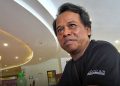 ASWARUN BARERA sutradara "Negeri dalam Senandung Rinai" yang akan dipentaskan pada Sabtu, 26 Juli, mendatang di Taman Budaya Embung Giwangan (TBEG). (foto fornews.co/adam)