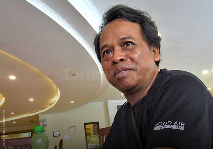 ASWARUN BARERA sutradara "Negeri dalam Senandung Rinai" yang akan dipentaskan pada Sabtu, 26 Juli, mendatang di Taman Budaya Embung Giwangan (TBEG). (foto fornews.co/adam)