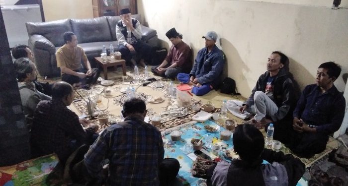 MILAD Nahdlatul Muhammadiyyin (NM) ke-15 yang digelar sederhana di kediaman Sofyan Hadi Perum Pringmayang pada Ahad malam, 9 Agustus 2026. (foto fornews.co/adam)