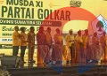 Ketua Umum DPP Partai Golkar, Bahlil Lahadalia bersama jajaran pengurus DPP dan Gubernur Sumsel Herman Deru, membuka Musda XI Partai Golkar Sumsel, di Ball room Aryaduta Palembang, Minggu (2/8/2026). (fornews.co/foto: Sidratul Muntaha)