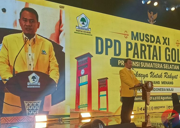 Ketua DPD Golkar Sumsel periode 2026-2031 terpilih, Andie Dinialdie menyampaikan pidato pertamanya, diakhir Musda XI Partai Golkar Sumsel, di Ballroom Aryaduta Hotel, Palembang, Minggu (2/8)2026) malam. (fornews.co/foto: Sidratul Muntaha)