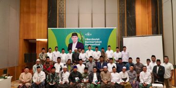 Calon Ketua Umum PBNU, KH Abdul Ghaffar Rozin atau Gus Rozin bersama jajaran PWNU dan PCNU se-Sumsel, pada momen silaturahim dan membuka ruang dialog. (fornews.co/ist)