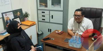Dirut PT BCR, Ahmad Marzuki saat menerima pemilik kios dan pedagang di gedung Pasar 16 Ilir Palembang, Sabtu (5/8/2026). (fornews.co/foto: Sidratul Muntaha)