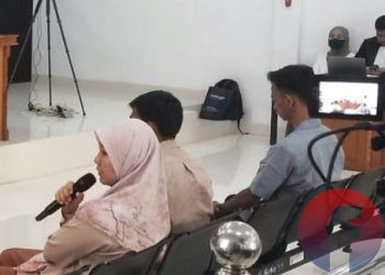 Proses sidang dugaan suap pengadaan Chromebook dan Smart Board pada Disdikbud Muara Enim, istri tersangka Abi Nurwardani dihadirkan sebagai saksi di PN Palembang Kelas 1A Khusus, Rabu (23/9/2026). (fornews.co/foto: Sidratul Muntaha)