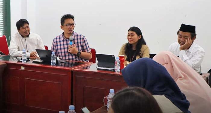 KEPALA Dinas Kebudayaan Kota Jogja Yetti Martanti memimpin diskusi Konsolidasi dan Pemantapan Substansi Pengajuan Jogjakarta UNESCO World Book Capital 2028 di Ruang Wijaya Kusuma, Taman Budaya Embung Giwangan, Senin, 28 September 2026. (foto fornews.co/pemkot