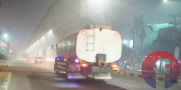 Kabut asap yang pekat masih menyelimuti Kota Palembang akibat karhutla disejumlah daerah, Selasa (6/10/2026) malam (fornews.co/foto: Sidratul Muntaha)