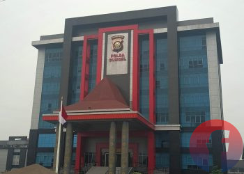 Buntut insiden pengeroyokan mahasiswa dan jurnalis, Kapolda Sumsel Irjen Pol Rony Samtana dan Dirintelkam Polda Sumsel Kombes Pol Tony Budhi Susetyo dilaporkan ke Divpropam Mabes Polri. (fornews.co/foto: Sidratul Muntaha)