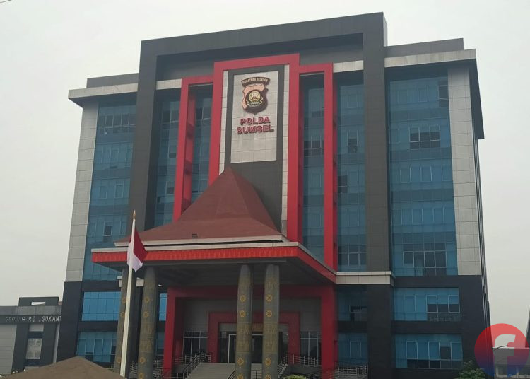 Buntut insiden pengeroyokan mahasiswa dan jurnalis, Kapolda Sumsel Irjen Pol Rony Samtana dan Dirintelkam Polda Sumsel Kombes Pol Tony Budhi Susetyo dilaporkan ke Divpropam Mabes Polri. (fornews.co/foto: Sidratul Muntaha)