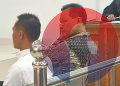 Terdakwa Edison dan terdakwa Adi Triayadi Agustian; pada sidang kasus dugaan korupsi penerimaan gratifikasi di PN Kelas 1A Khusus Palembang, Rabu (28/10/2026). (fornews.co/foto: Sidratul Muntaha)