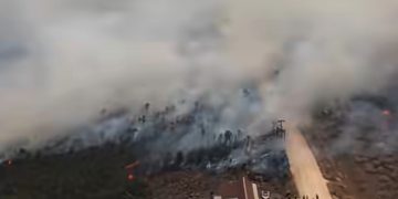Penampakan dari udara karhutla yang terjadi di Desa Pulau Beruang dan Petaling, Kecamatan Tulung Selapan, Kabupaten Ogan Komering Ilir (OKI), pada Senin (5/10/2026) kemarin. (fornews.co/tangkap layar)