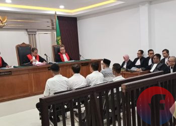 Sidang pertama kasus dugaan penyimpangan proyek infrastruktur di Kabupaten PALI, di PN Kelas 1A Khusus Palembang, Rabu (21/10/2026). (fornews.co/foto: Sidratul Muntaha)